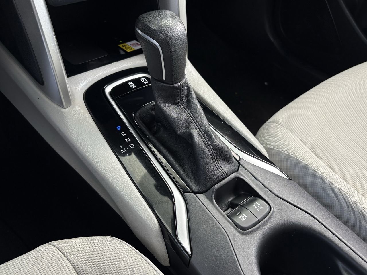 Used 2022 Toyota Corolla Cross LE image 19