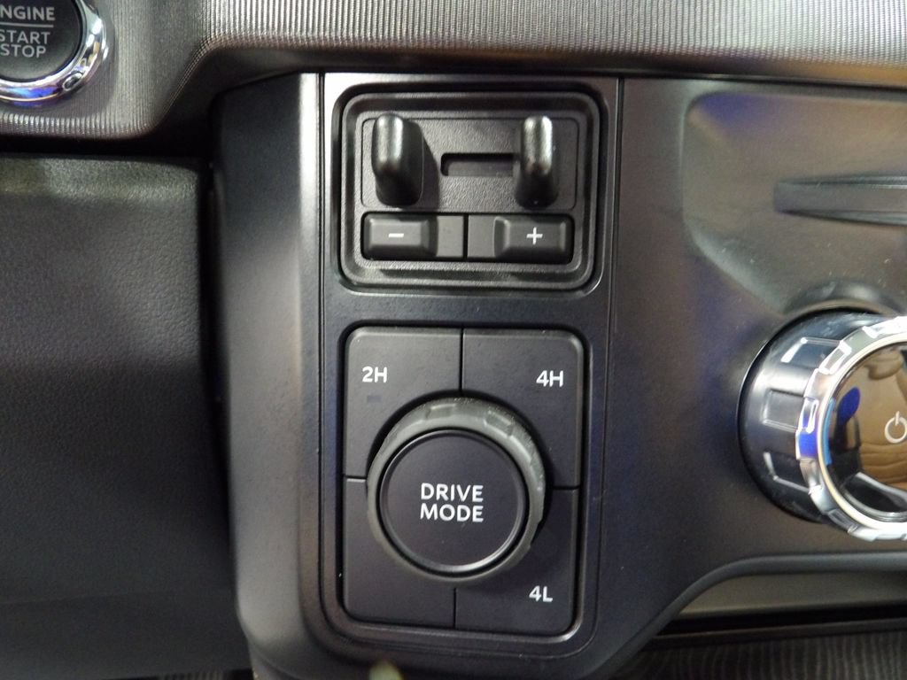 Used 2023 Ford F450 Platinum w/ FX4 Off-Road Package AWD/4WD image 58
