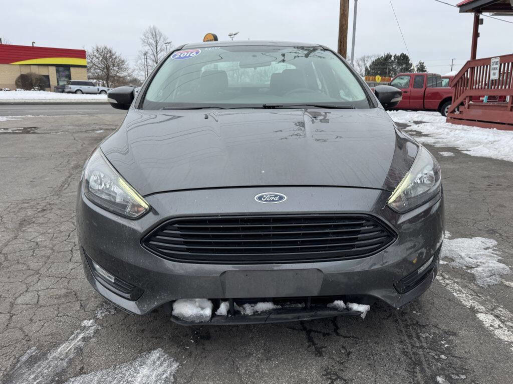 Used 2016 Ford Focus SE image 2