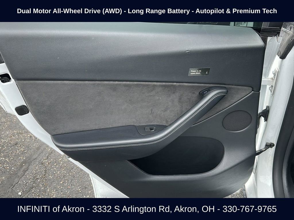 Used 2022 Tesla Model Y Long Range image 31