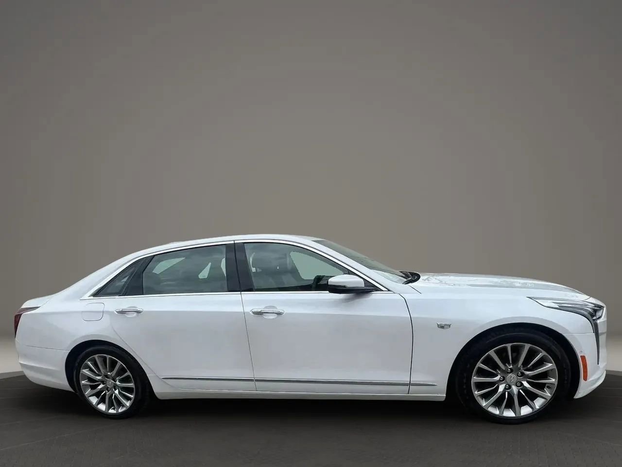 Used 2019 Cadillac CT6 Premium Luxury AWD/4WD image 4