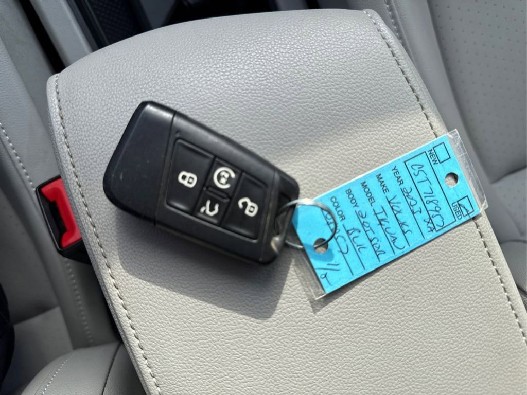 Used 2023 Volkswagen Tiguan SE R-Line image 40