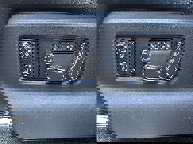 Used 2017 Bentley Bentayga image 11