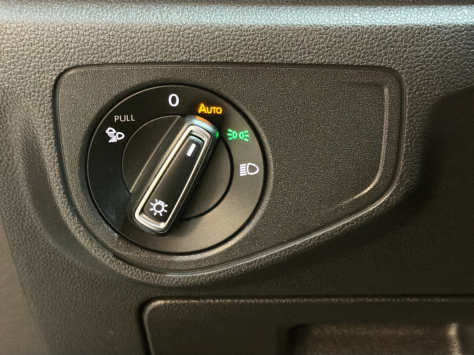 Used 2021 Volkswagen Atlas SE image 17