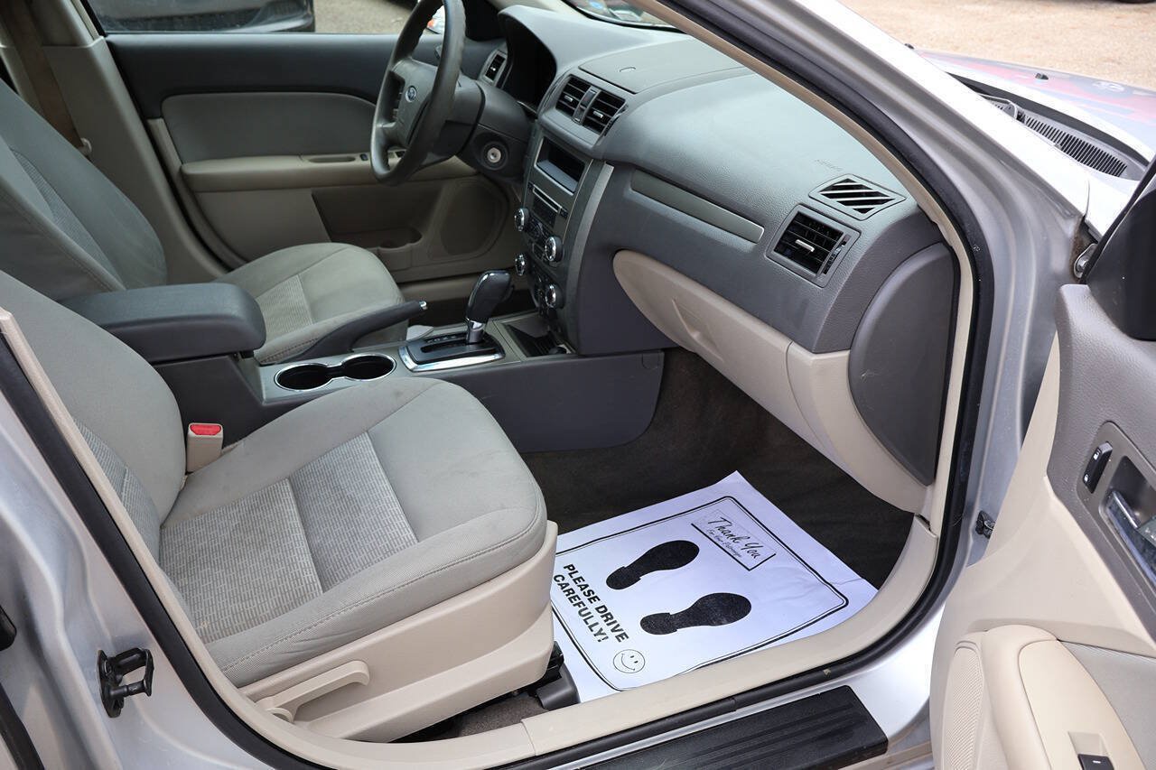 Used 2012 Ford Fusion S FWD image 22