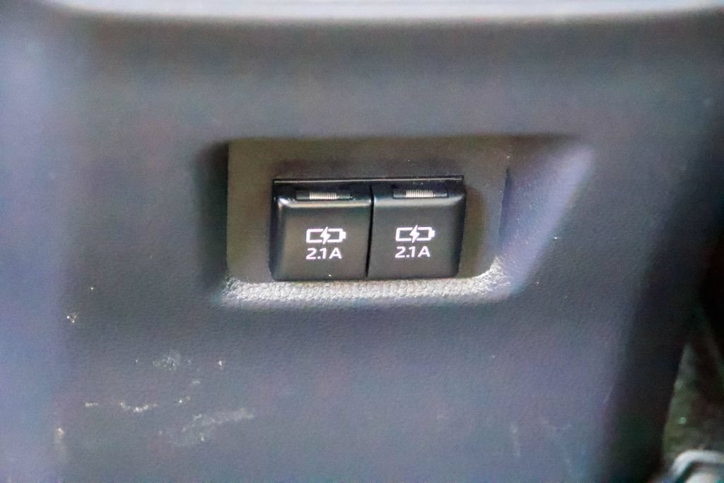 Used 2019 Toyota RAV4 Limited FWD image 22