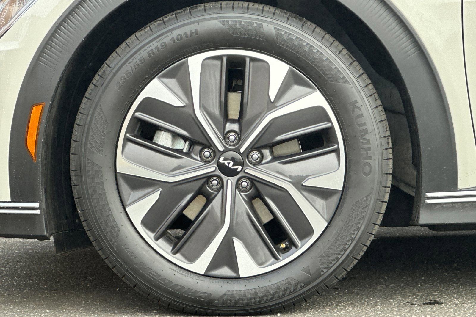 Used 2024 Kia EV6 Light image 27