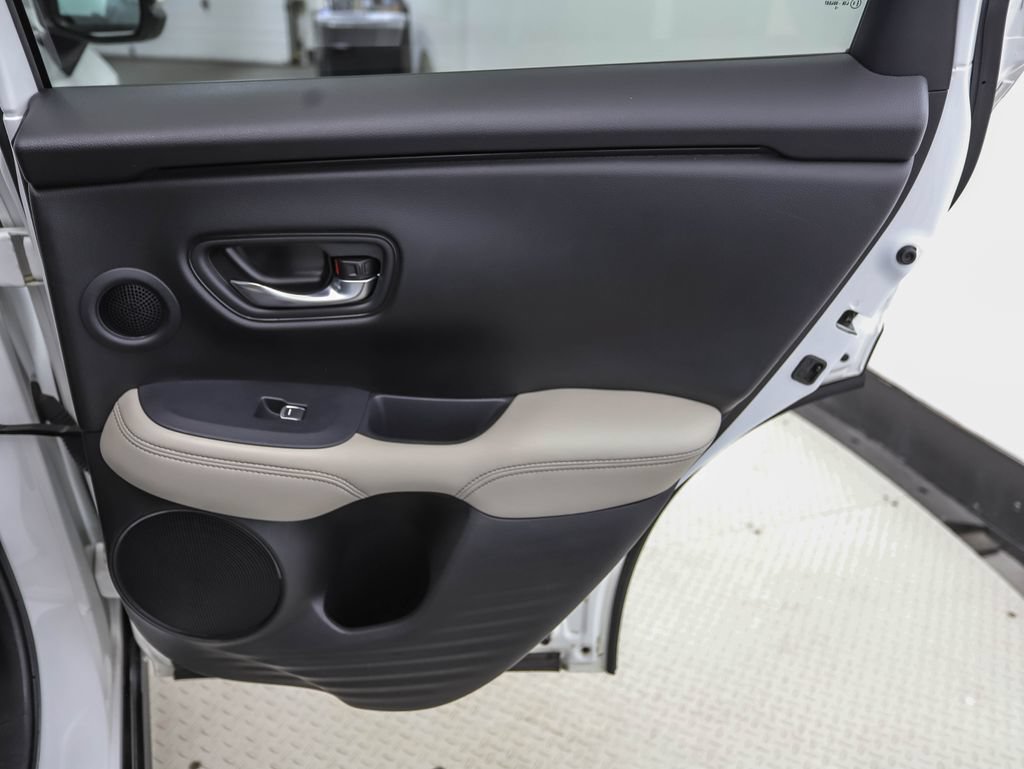 Used 2023 Honda HR-V EX-L image 24