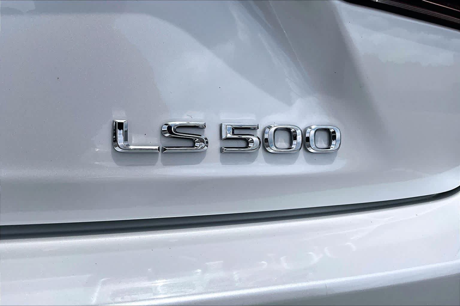 Used 2022 Lexus LS 500 w/ Interior Upgrade Package RWD image 31