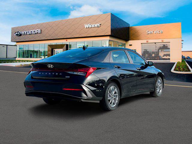 New 2025 Hyundai Elantra Hybrid FWD image 7