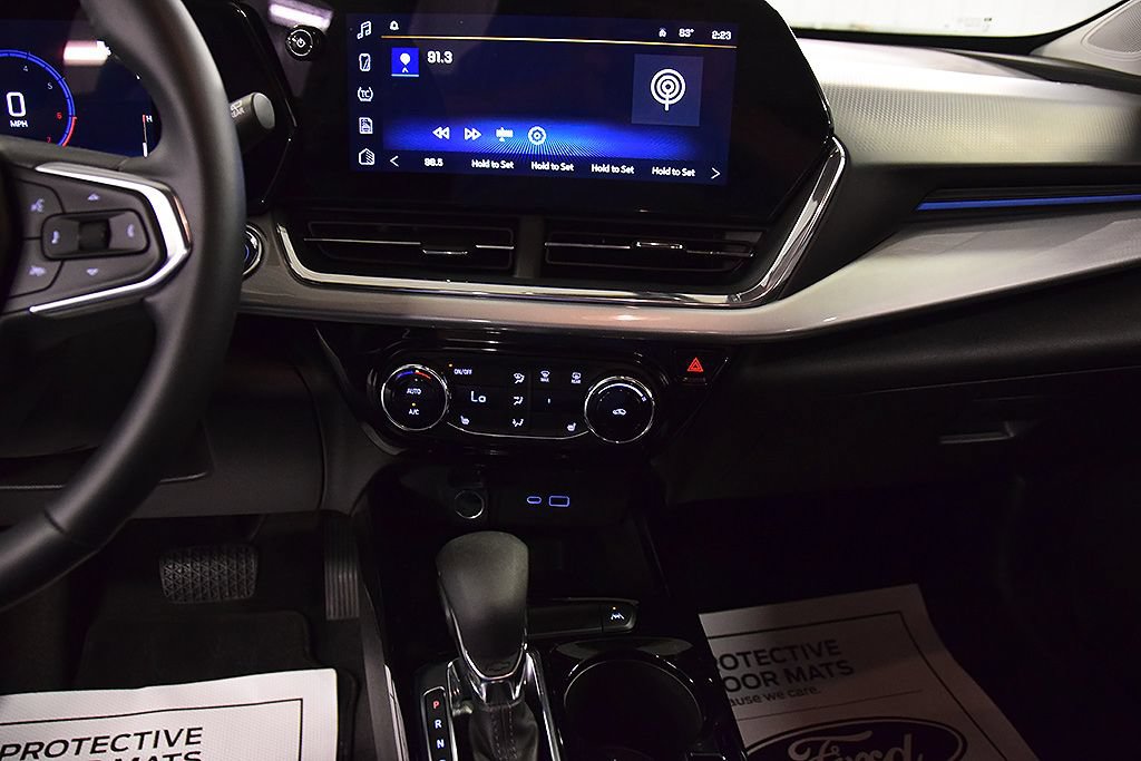 Used 2025 Chevrolet Trax LT w/ Driver Confidence Package FWD image 26