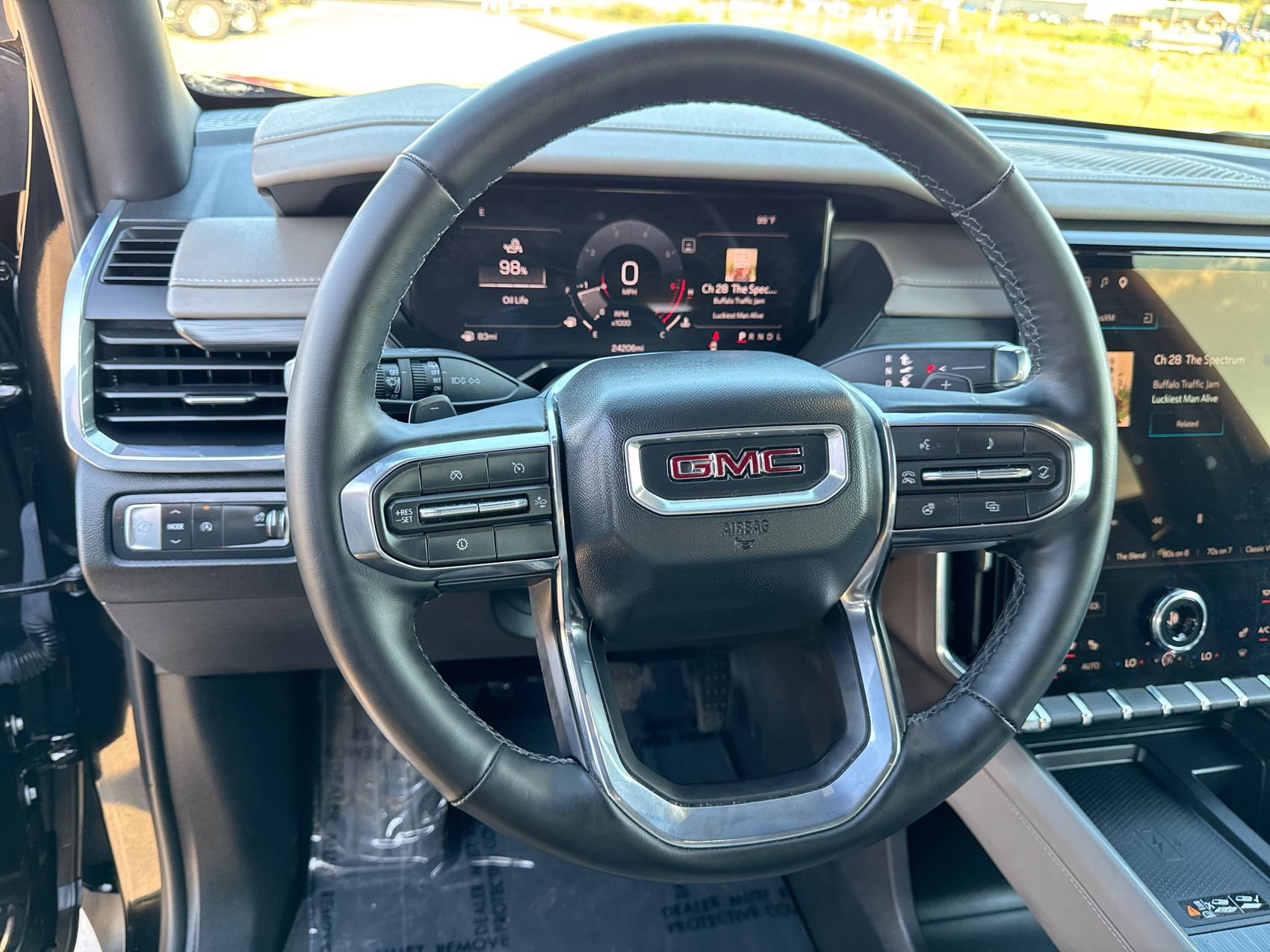 Used 2026 GMC Acadia Elevation w/ Elevation Premium Package FWD image 14