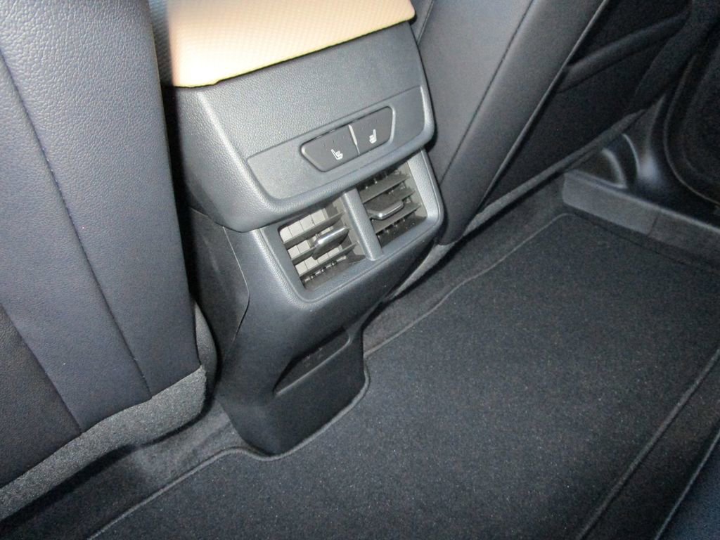 New 2026 Chevrolet Equinox ACTIV w/ Convenience Package III image 16