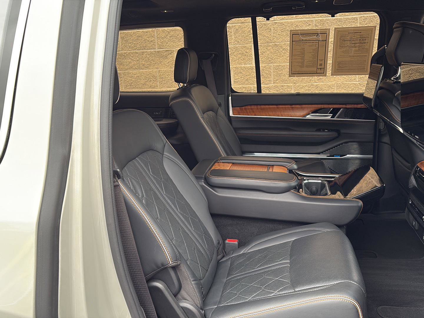 Used 2022 Jeep Grand Wagoneer Series III w/ Rear Seat Video Group 1 AWD/4WD image 27