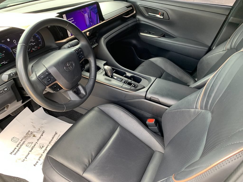 Used 2023 Toyota Crown AWD/4WD image 11
