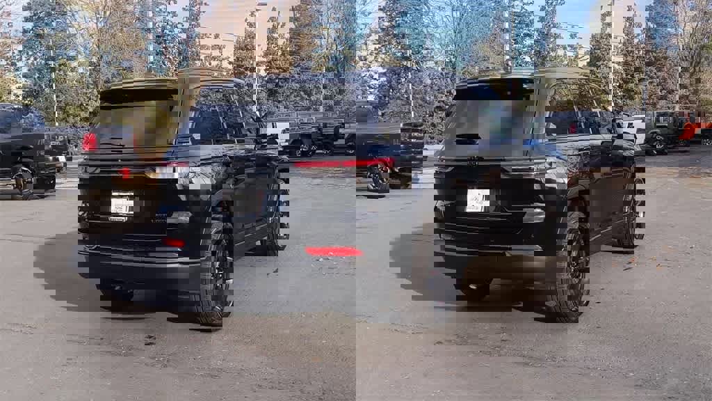 New 2025 Jeep Grand Cherokee Limited w/ Luxury Tech Group II image 8