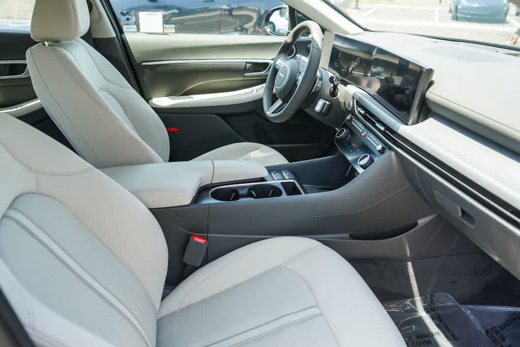 New 2026 Hyundai Sonata SEL FWD image 16