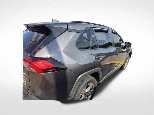 Used 2022 Toyota RAV4 XLE AWD/4WD image 6
