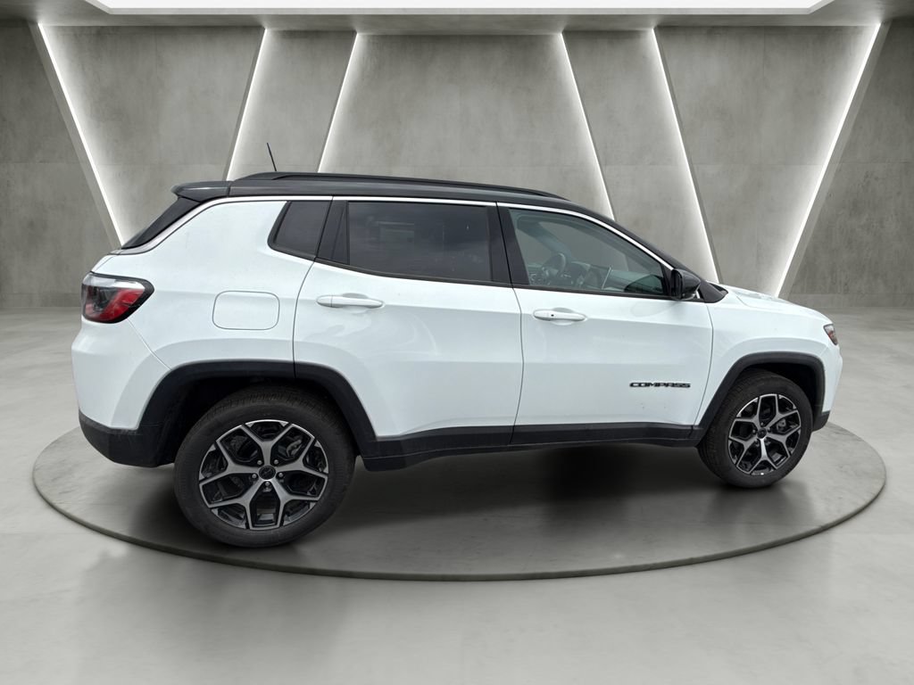 Used 2026 Jeep Compass Limited AWD/4WD image 8