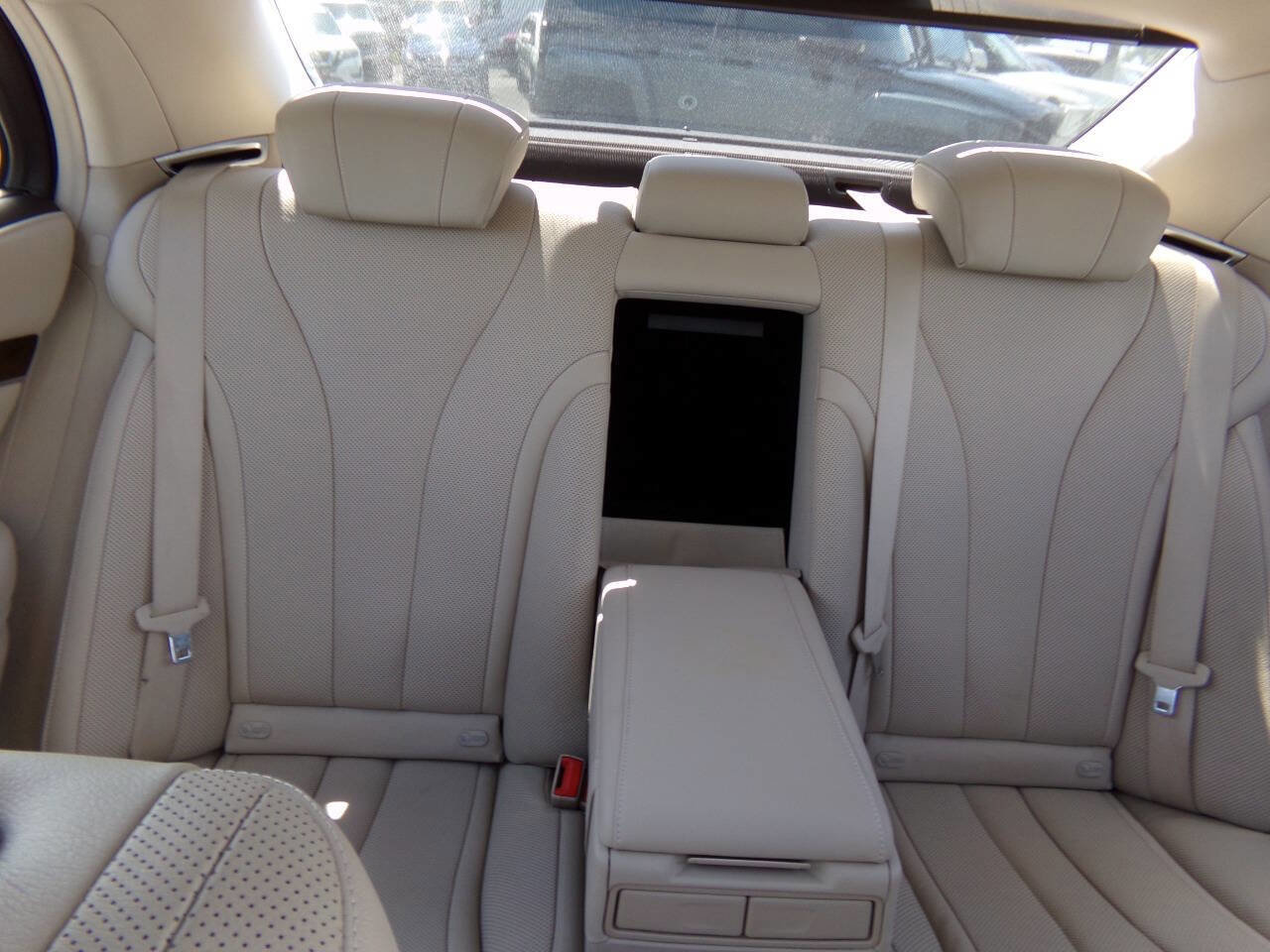 Used 2015 Mercedes-Benz S 550 4MATIC Sedan image 36