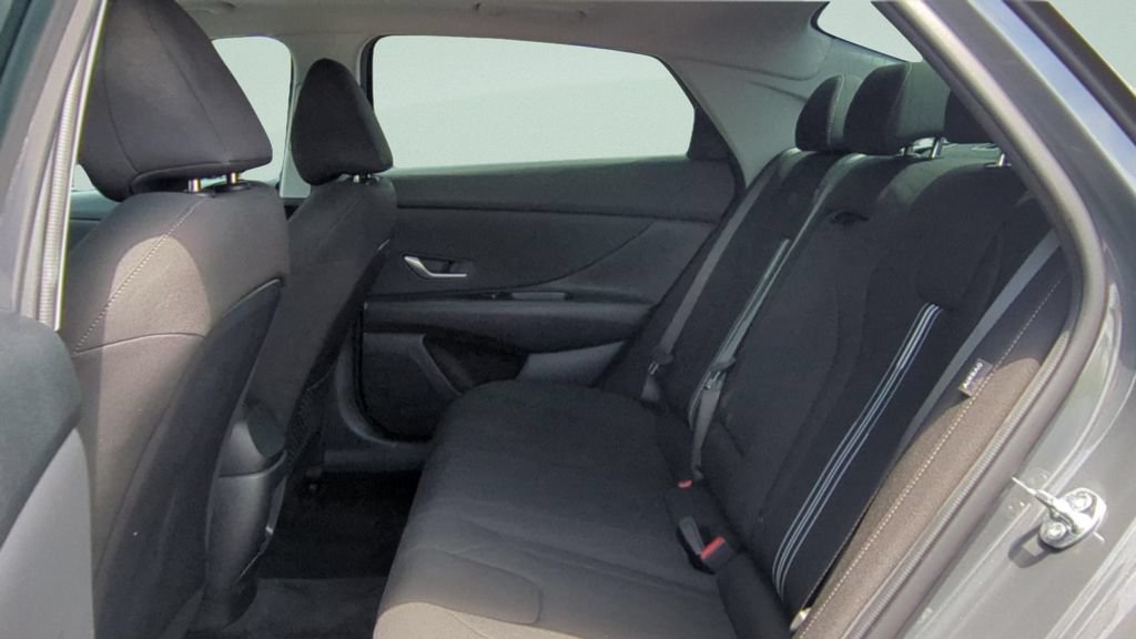Used 2021 Hyundai Elantra SEL FWD image 11