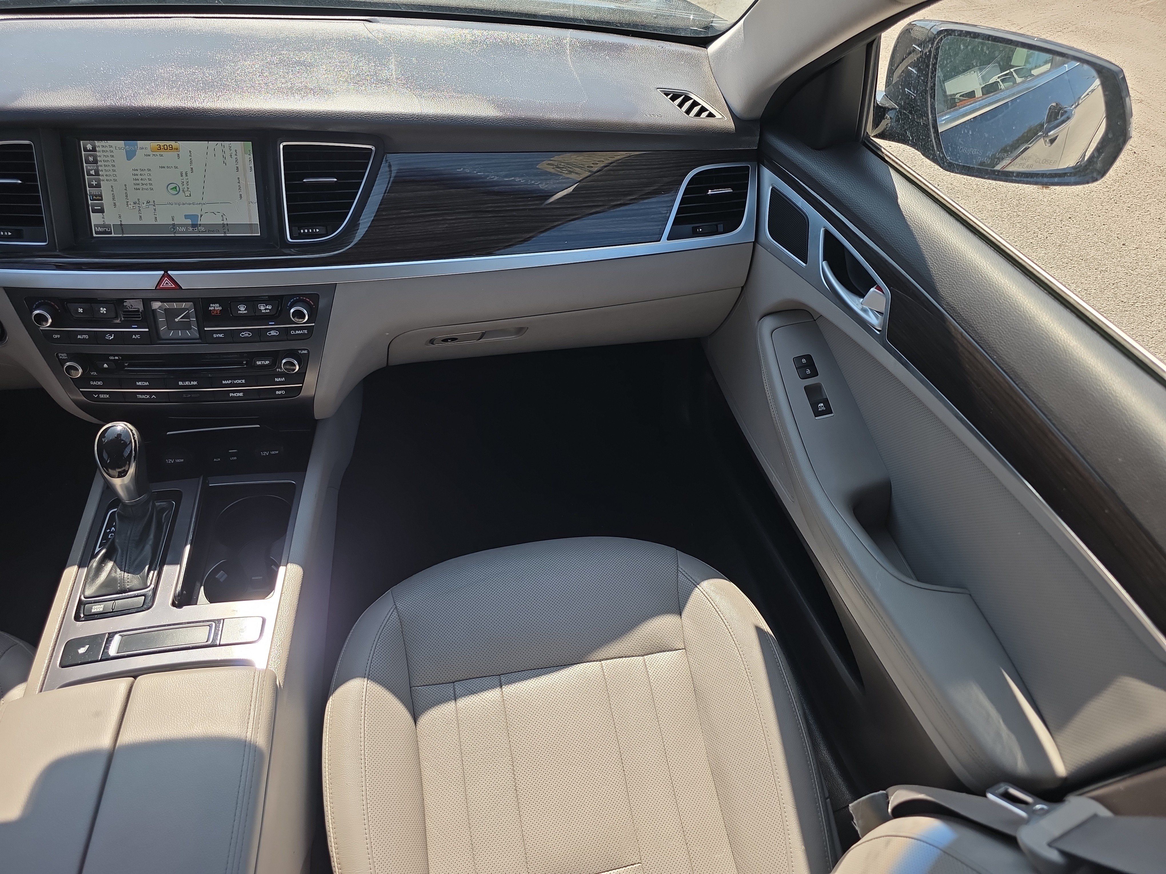 Used 2016 Hyundai Genesis 3.8 RWD image 20
