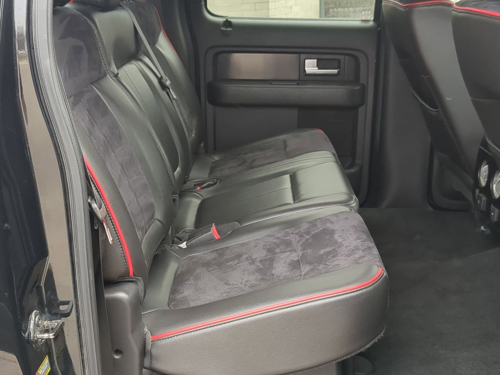 Used 2014 Ford F150 FX4 w/ Equipment Group 402A Luxury image 27