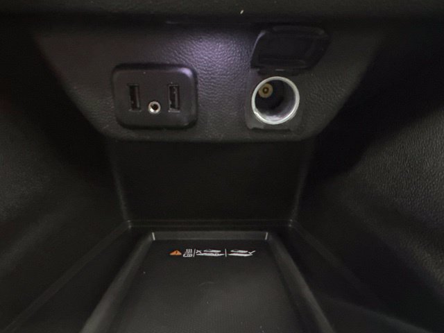 Used 2022 Chevrolet Traverse LT FWD image 18