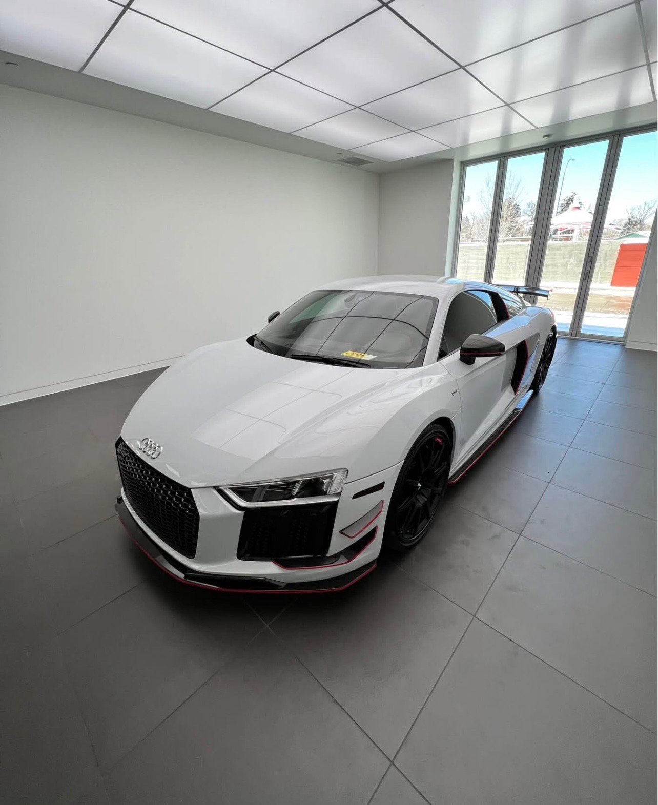 Used 2018 Audi R8 V10 plus w/ Full Leather Package image 10