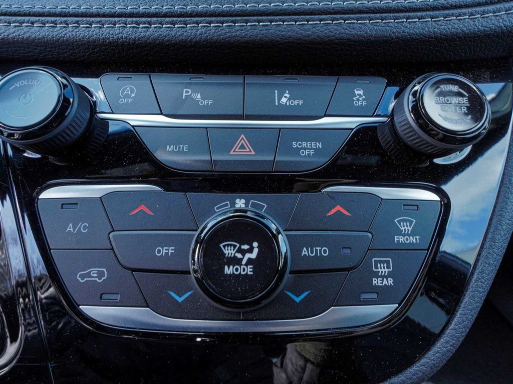New 2026 Chrysler Pacifica Select FWD image 20