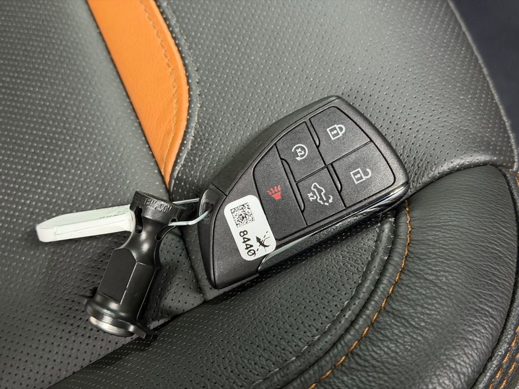 Used 2023 GMC Sierra 1500 AT4 w/ AT4 Preferred Package image 32