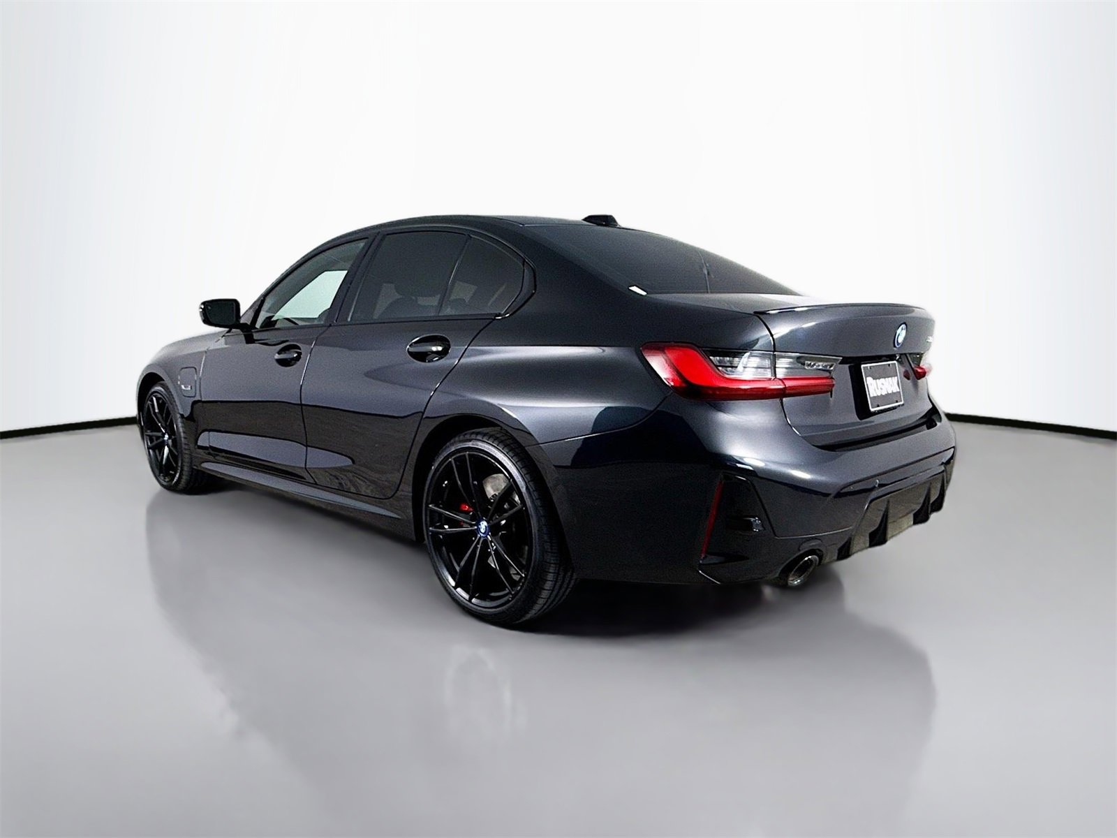 Certified 2023 BMW 330e w/ M Sport Package image 5