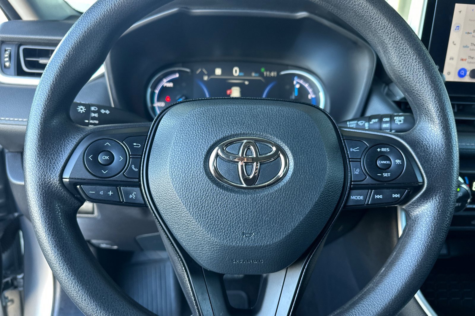 Used 2025 Toyota RAV4 XLE image 26