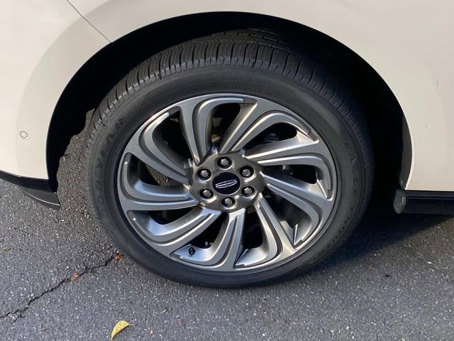 Used 2023 Lincoln Navigator L Reserve image 6