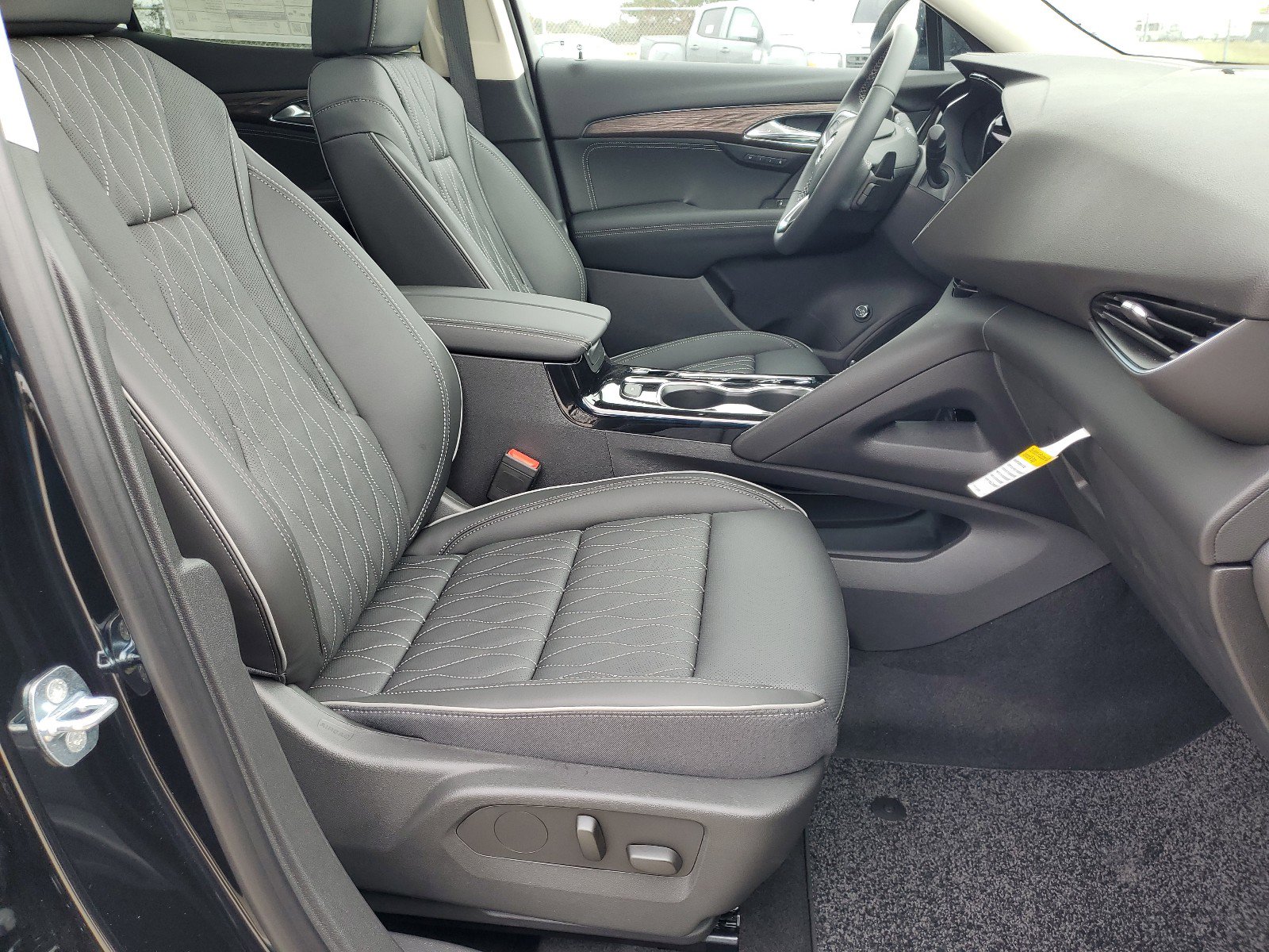 Used 2023 Buick Envision Avenir image 10