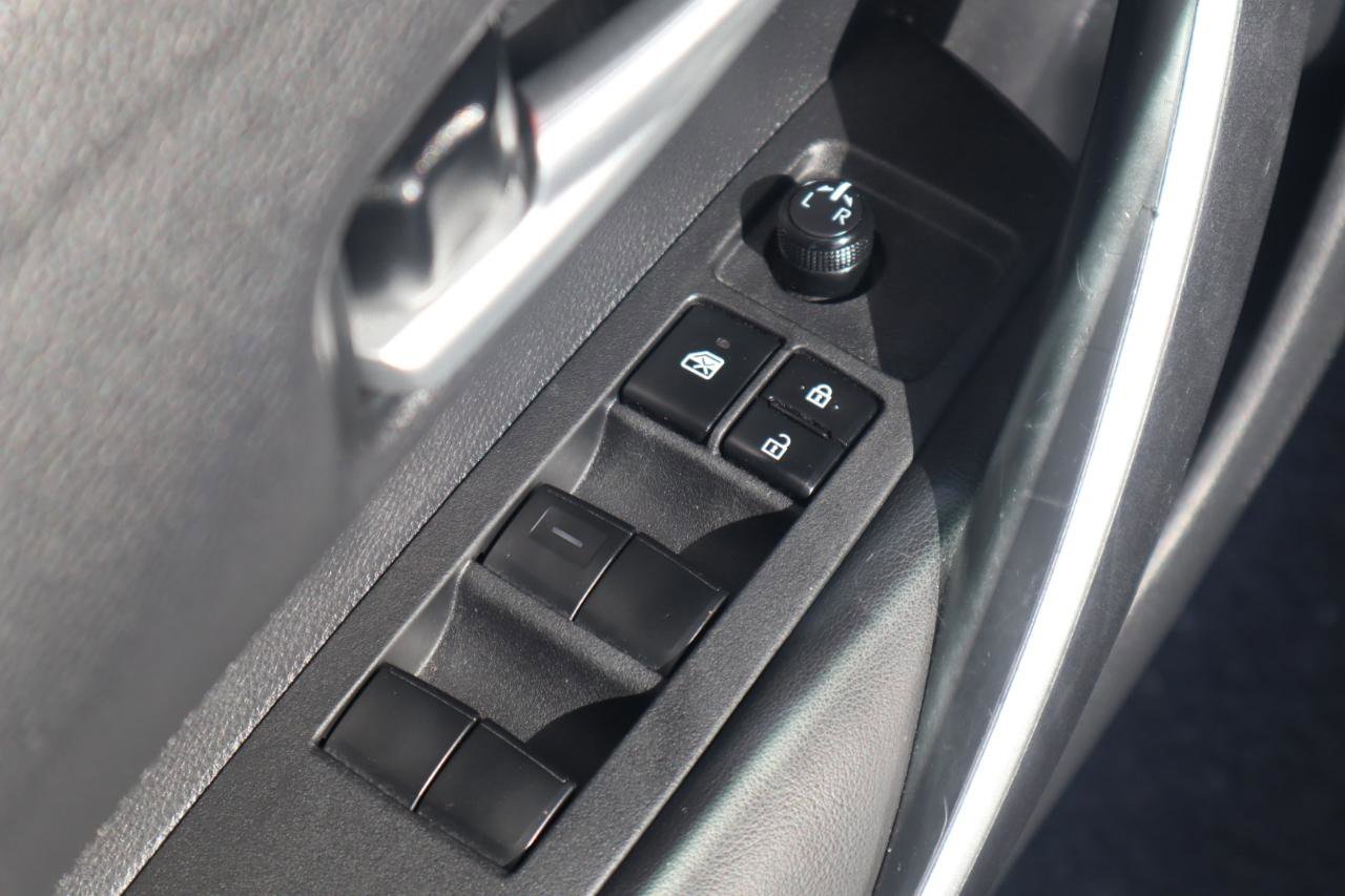 Used 2020 Toyota Corolla SE w/ SE Premium Package FWD image 57
