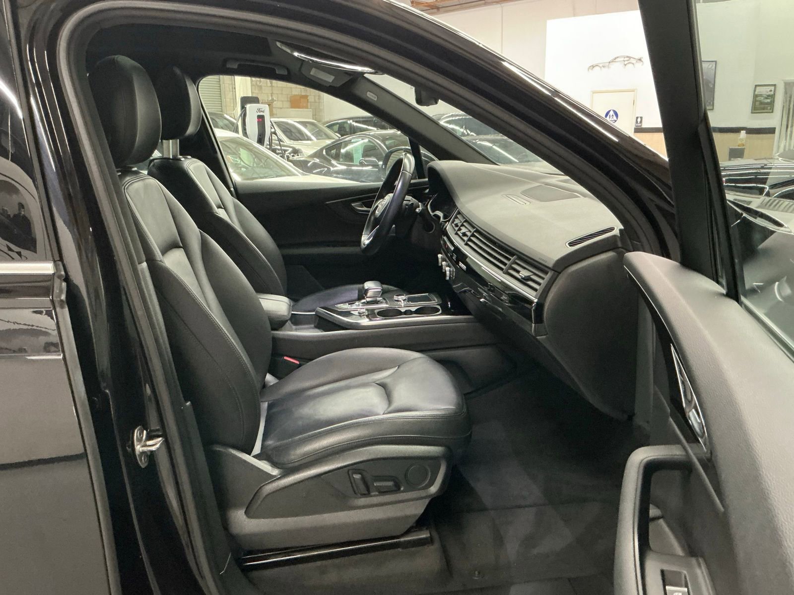 Used 2018 Audi Q7 3.0T Premium image 12