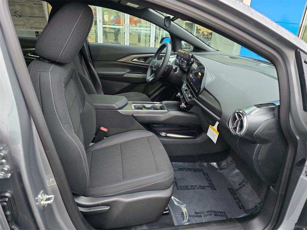 New 2026 Chevrolet Equinox EV LT image 11