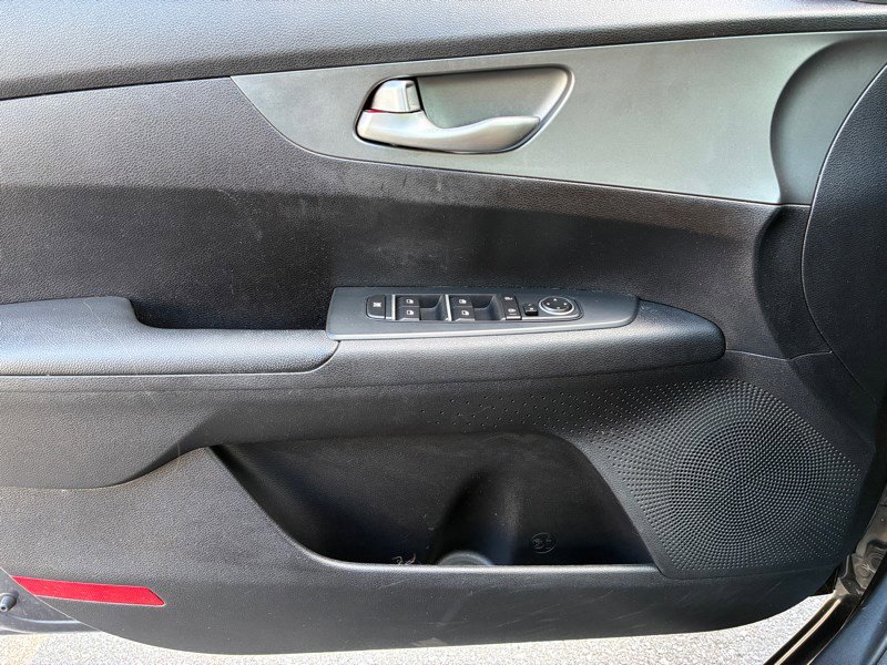 Used 2019 Kia Forte LXS FWD image 12