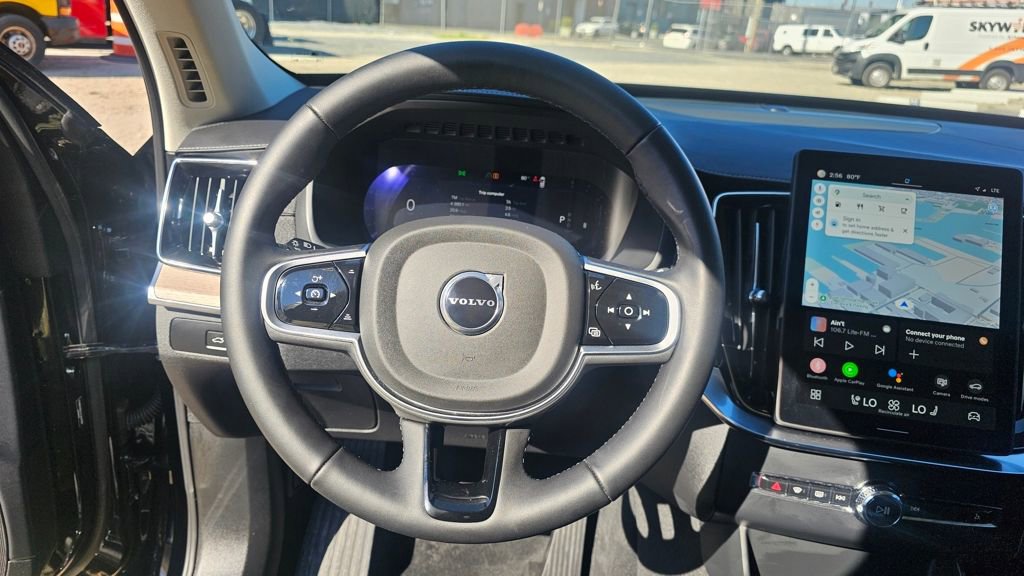 Certified 2025 Volvo XC90 B6 Plus image 21