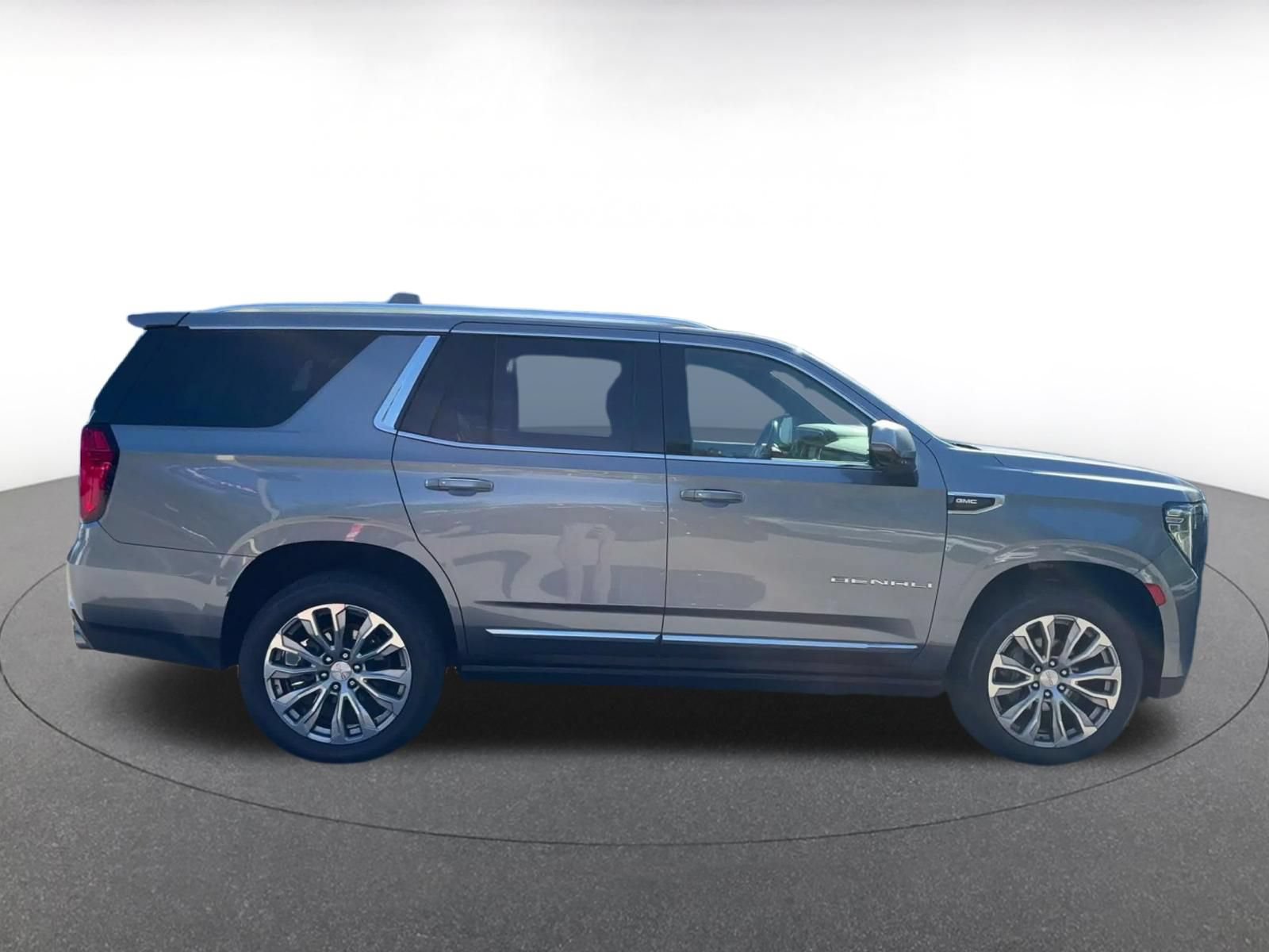 Used 2022 GMC Yukon Denali w/ Denali Premium Package RWD image 15