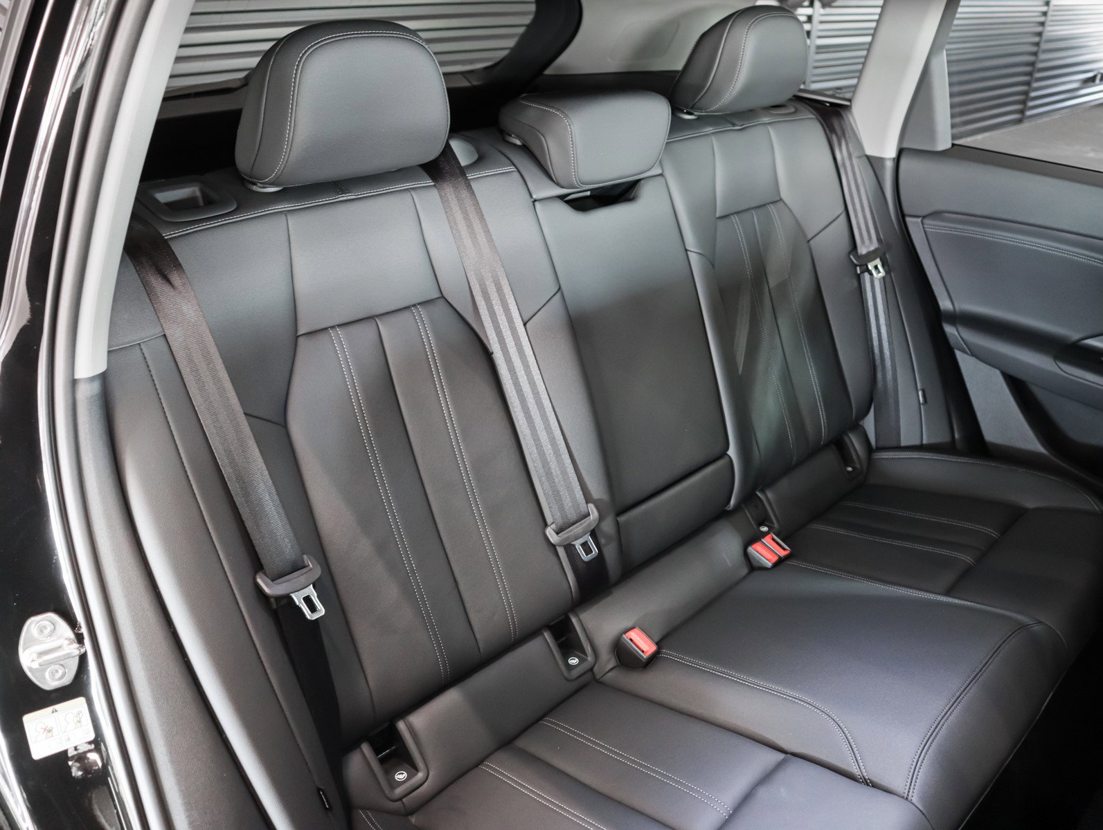 Used 2025 Audi Q6 e-tron Premium image 7