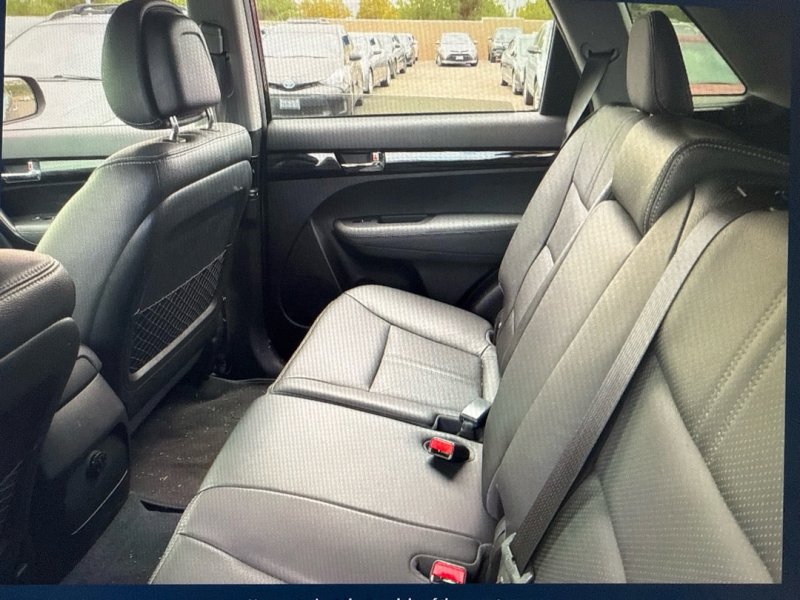 Used 2011 Kia Sorento EX w/ Premium Pkg image 7