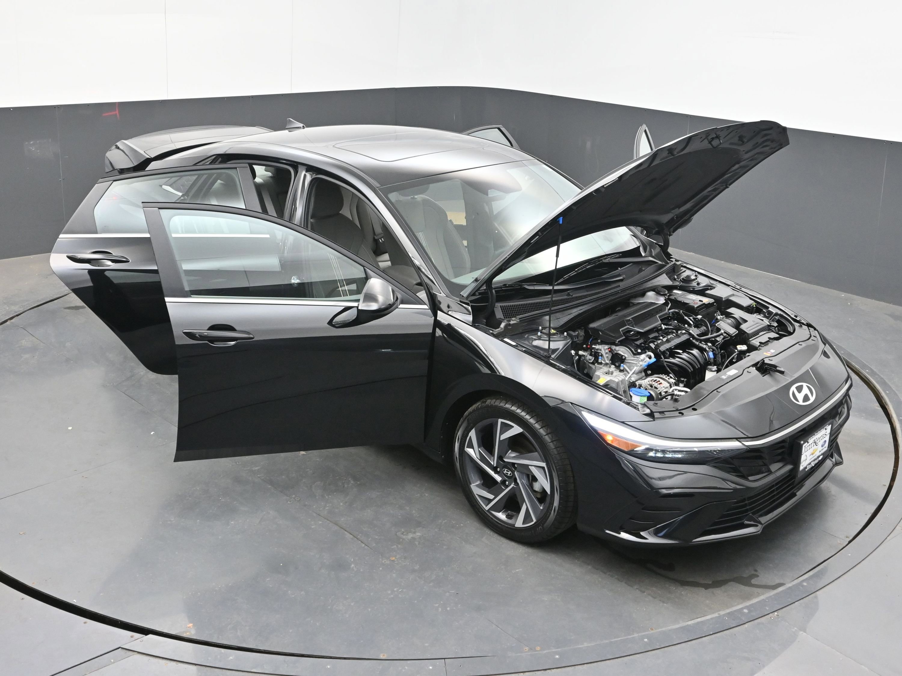 Used 2025 Hyundai Elantra SEL image 40