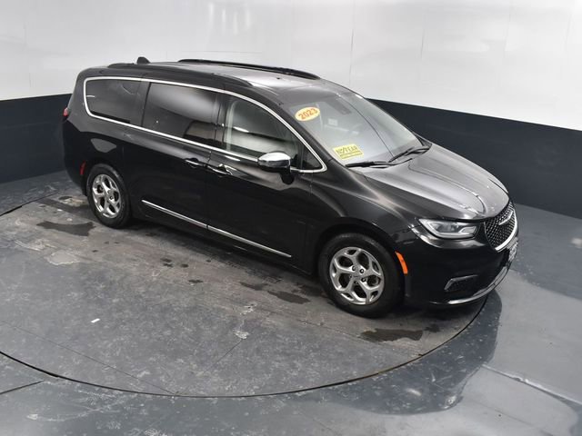 Used 2023 Chrysler Pacifica Limited FWD image 38
