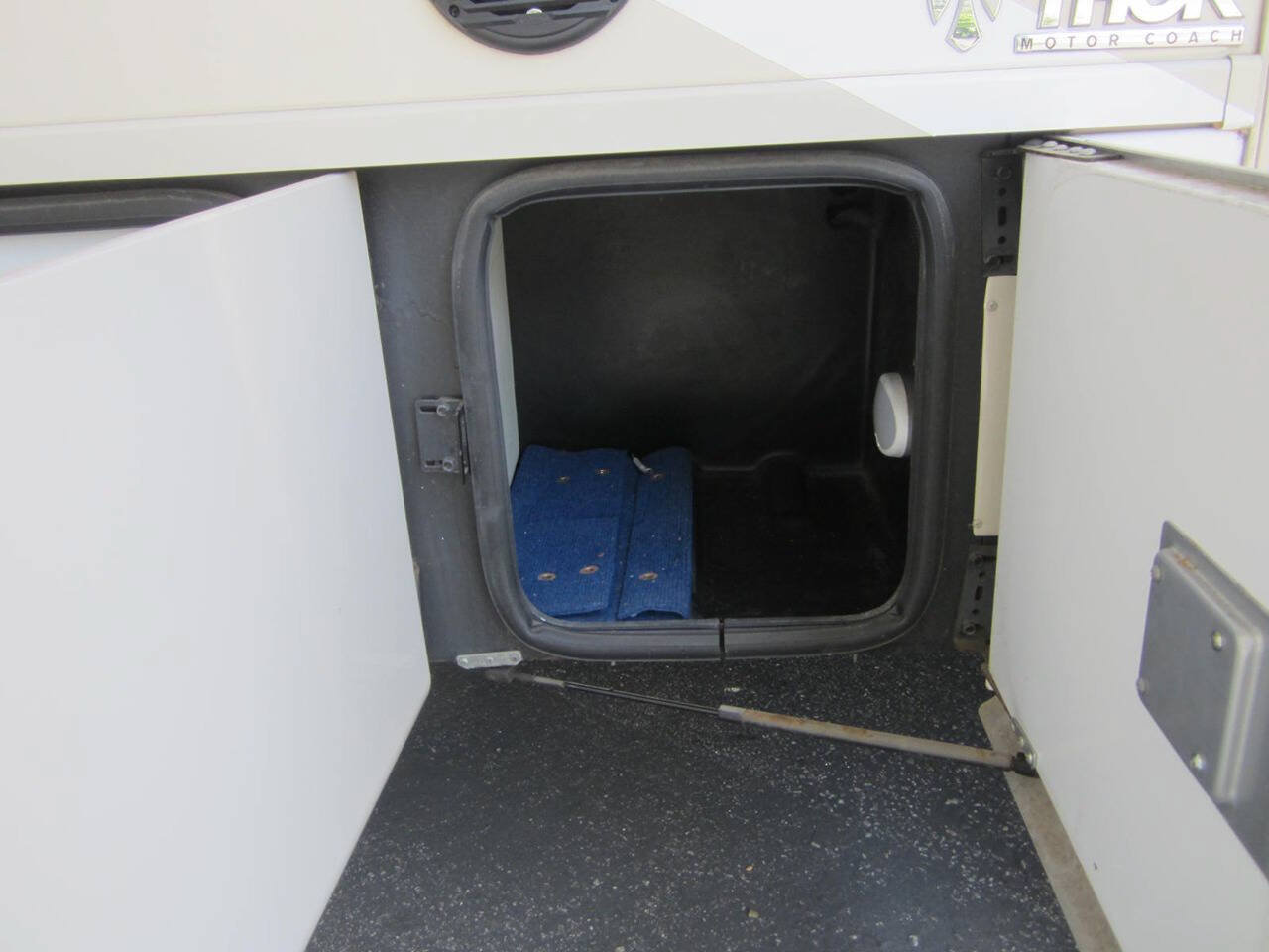 Used 2017 Mercedes-Benz Sprinter 3500 image 13