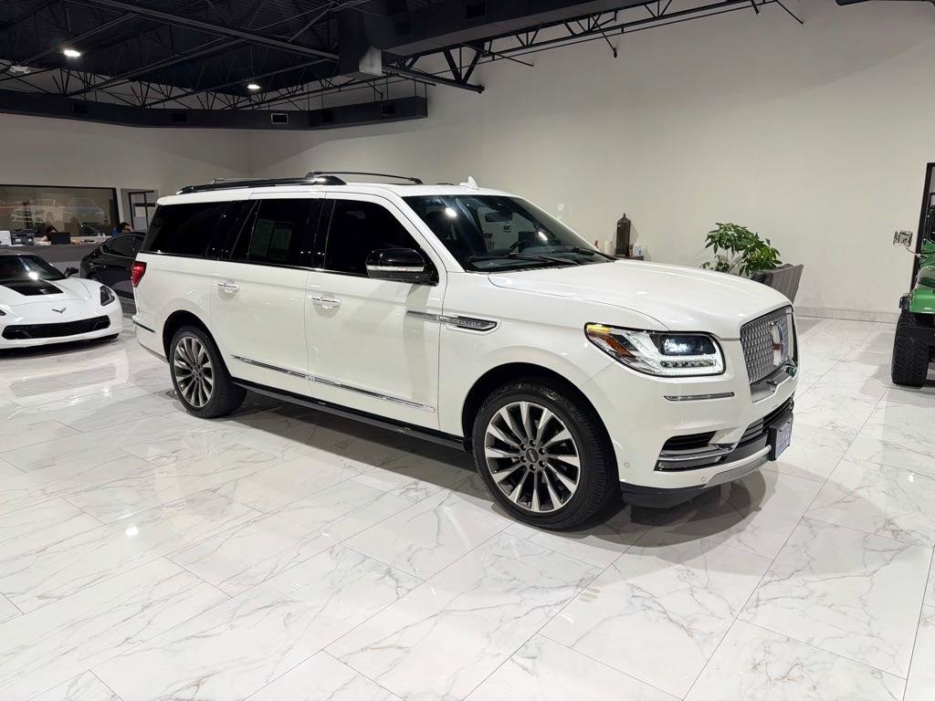 Used 2021 Lincoln Navigator L Reserve w/ Luxury Package AWD/4WD image 3