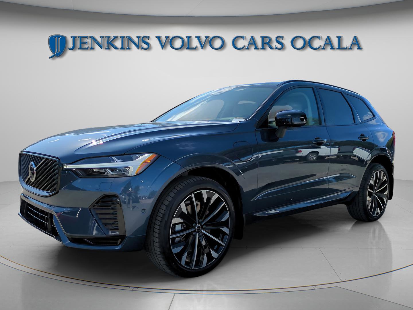 New 2026 Volvo XC60 T8 Ultra w/ Protection Package Premier image 4