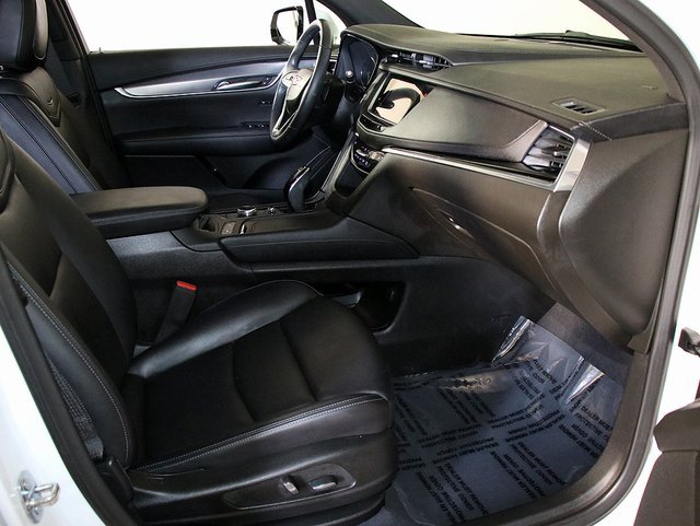 Used 2023 Cadillac XT6 Luxury image 35