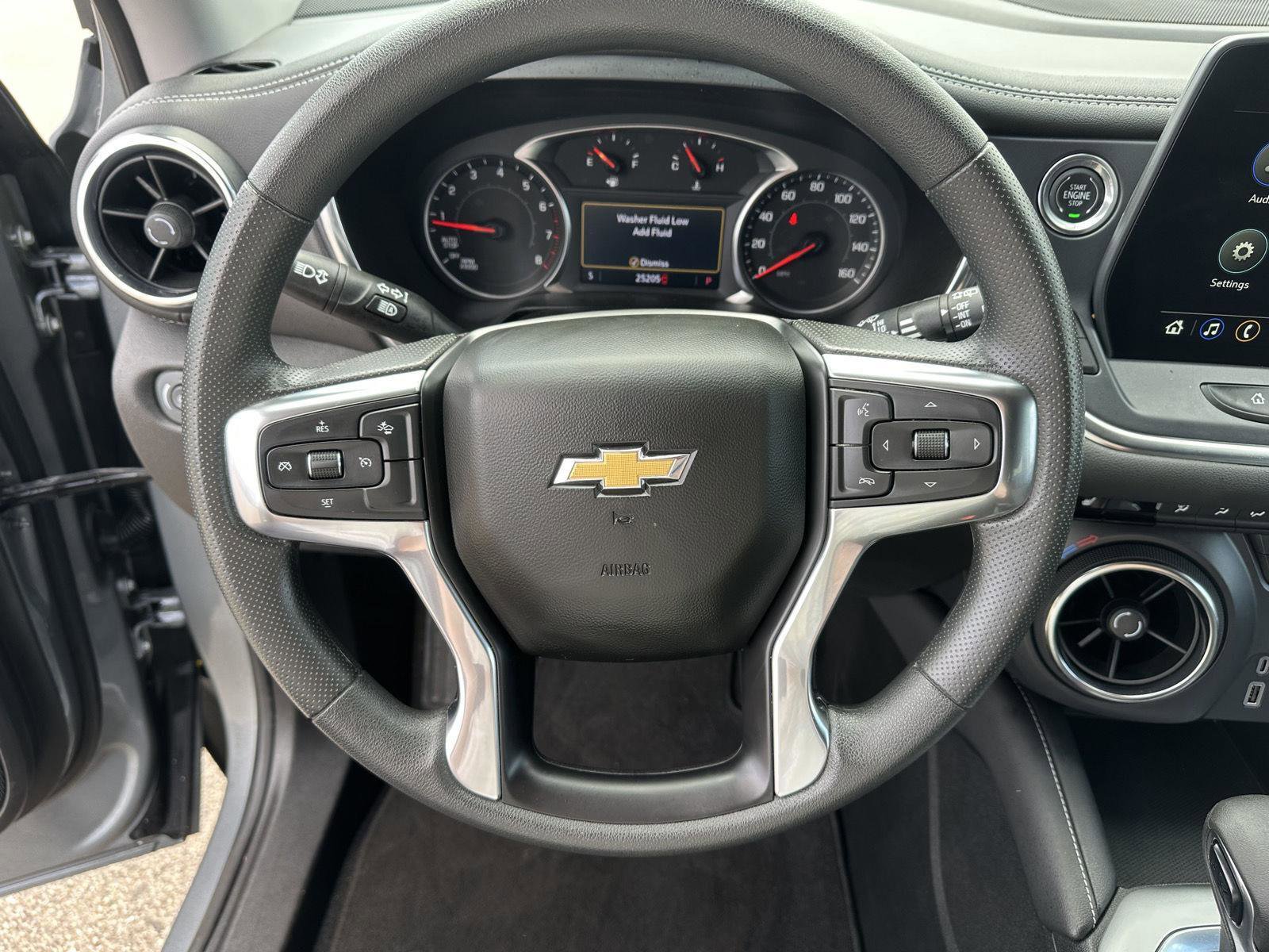 Used 2025 Chevrolet Blazer LT AWD/4WD image 21